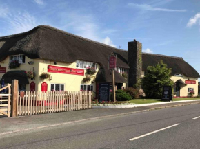 Greyhound Country Inn
